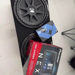 Clean And New 10z Subwoofers With Double Den Pioneer Radio