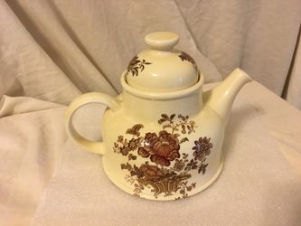 Charlotte Royal Crownford Staffordshire Teapot