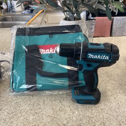 Makita 1/2 Driver Drill With Tool Bag
