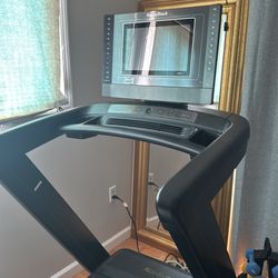 2024 Nordic Track 1750 Treadmill