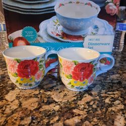 Pioneer Women Mugs New ( 8 Set)