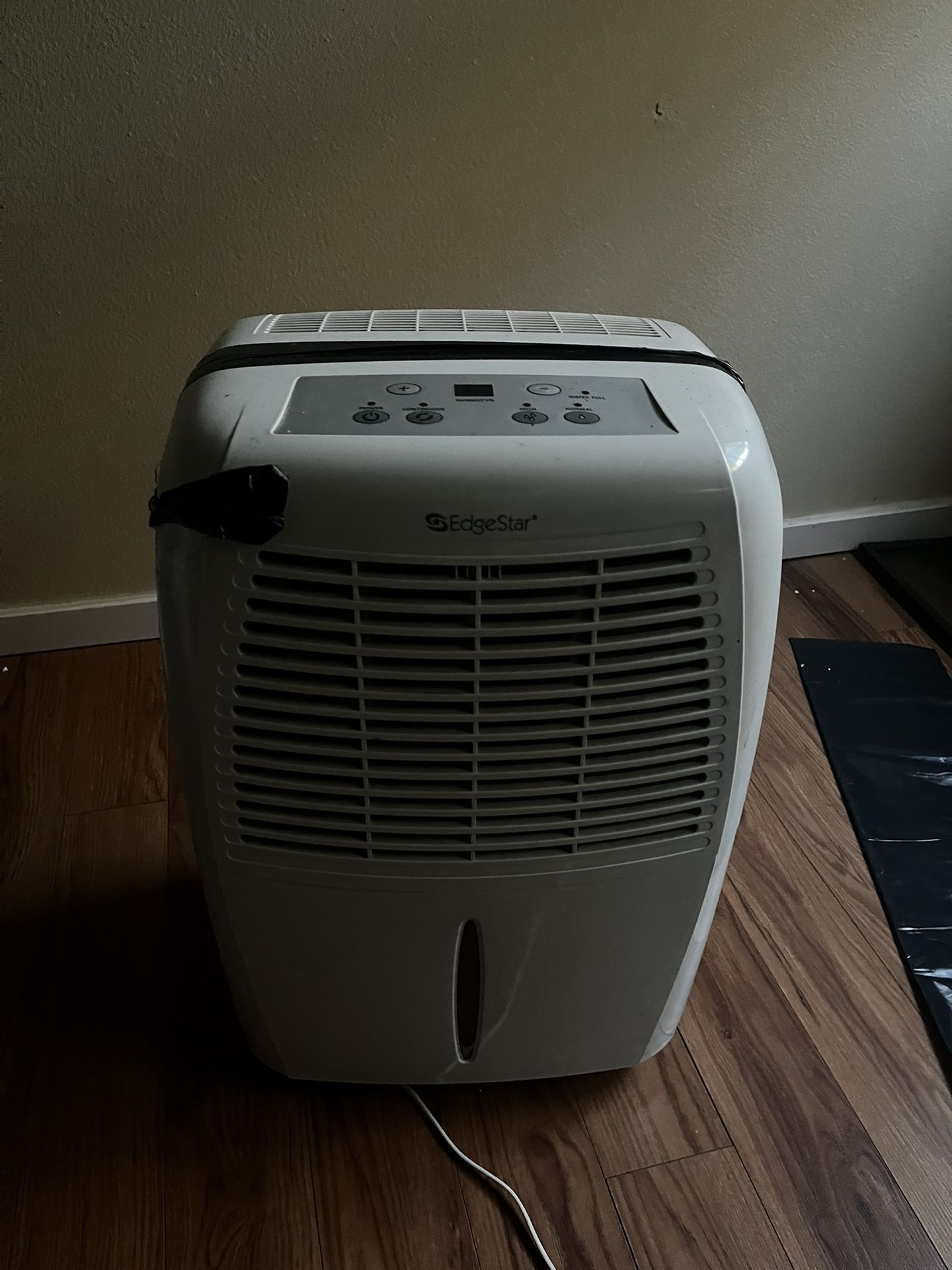 70‑pint portable dehumidifier made by EdgeStar
