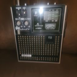 Vintage Sony ICF-5500W Portable Radio