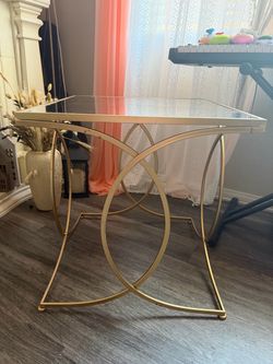 Free mirror gold coffee table