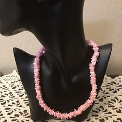 Vintage Pink Shell Chip Necklace. EUC Like New. 18”