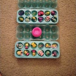 Hatchimals Toy Set W Case. 