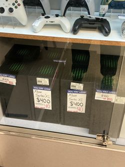 Xbox Series X consoles