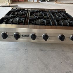 Viking 36 Inch Pro-Style Gas Rangetop with 6 Open Burners 