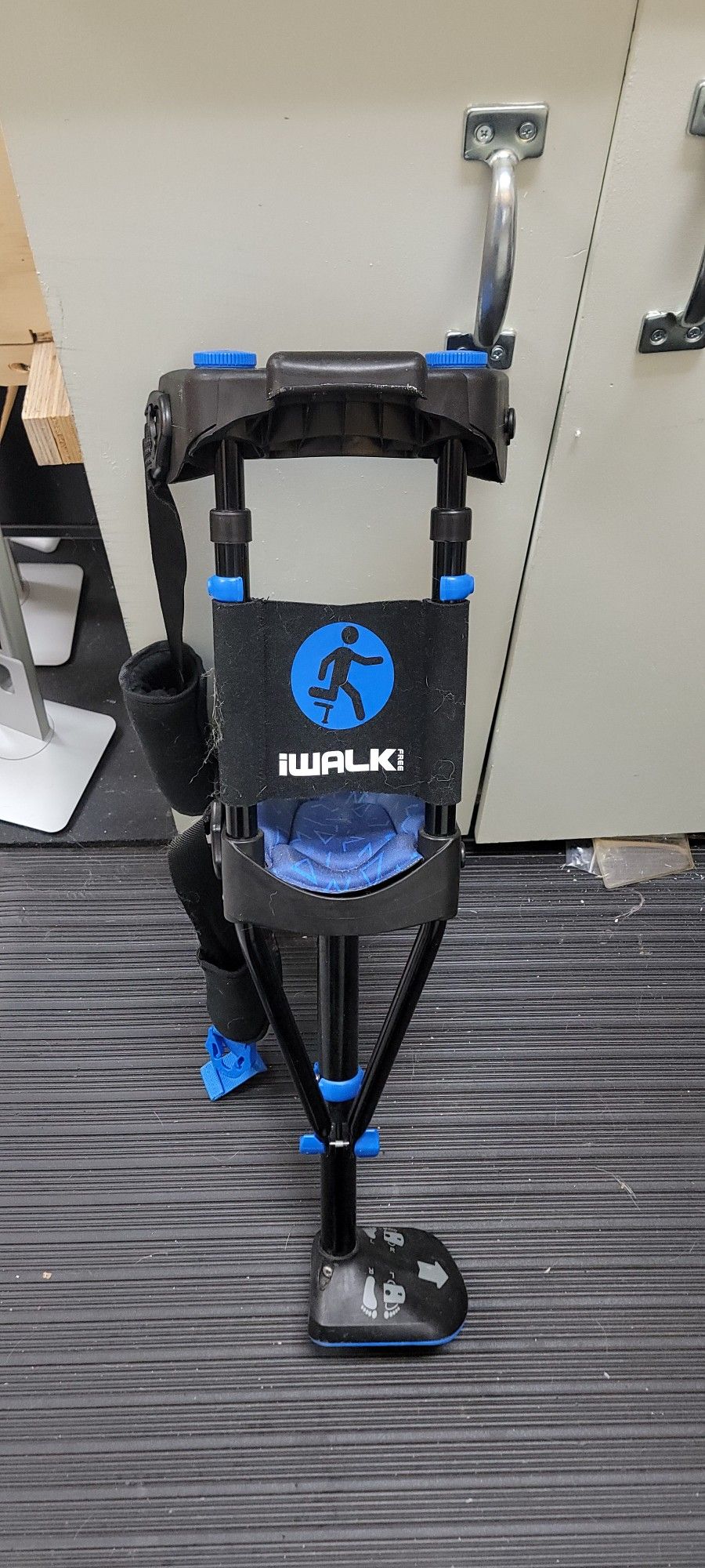 iWalk 3.0 Hands-Free Crutch - Used