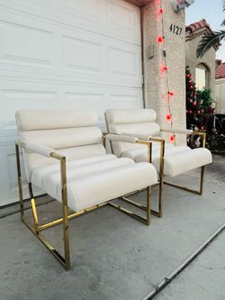 Like New 2 Morden Fort Italian Light Being Luxury Accent Lounge Chairs