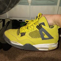 Jordan 4s