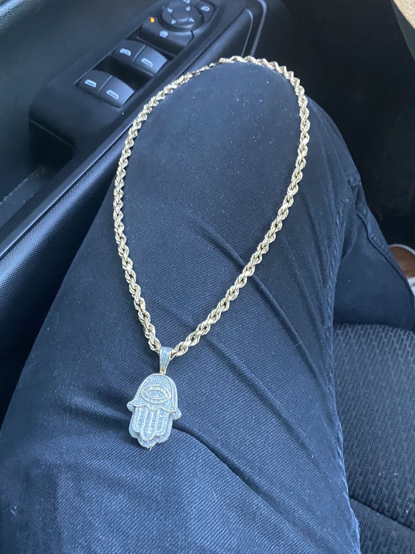 Gold Chain With VS1 Pendant