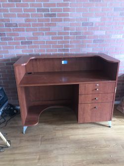Salon receptionist Desk