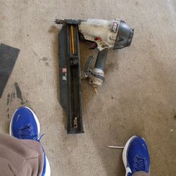 A Good working Used 21 Degree 3 1/2"Full Round Framing Nailer.Portland Cable.Head Nail 