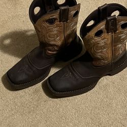Boots Durango Color Brown Size 9