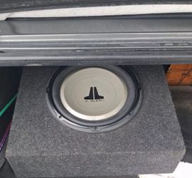 JL sub with box