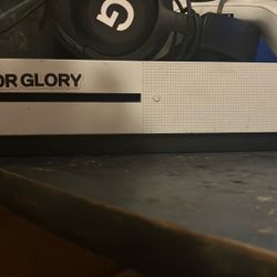 Xbox One S With Wireless Controller Come With Steel Series Wired 3.5 Mm 