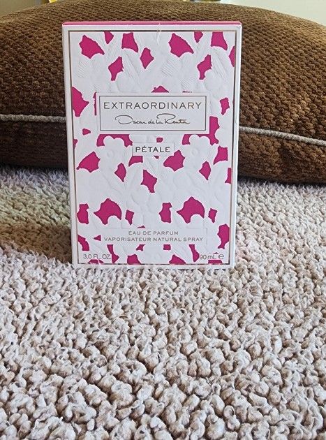 Extraordinary Petale by Oscar De La Renta Eau De Parfum Spray 3 Oz