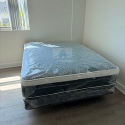 Queen mattress pillow top set with box spring (2pc - new) 