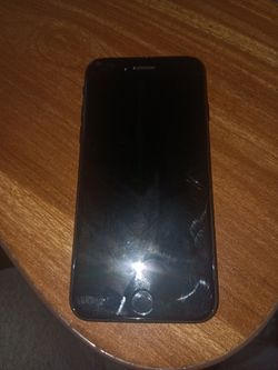 iPhone 7 still works and powers on still kinda new haven't really used it tryna get rid of it
