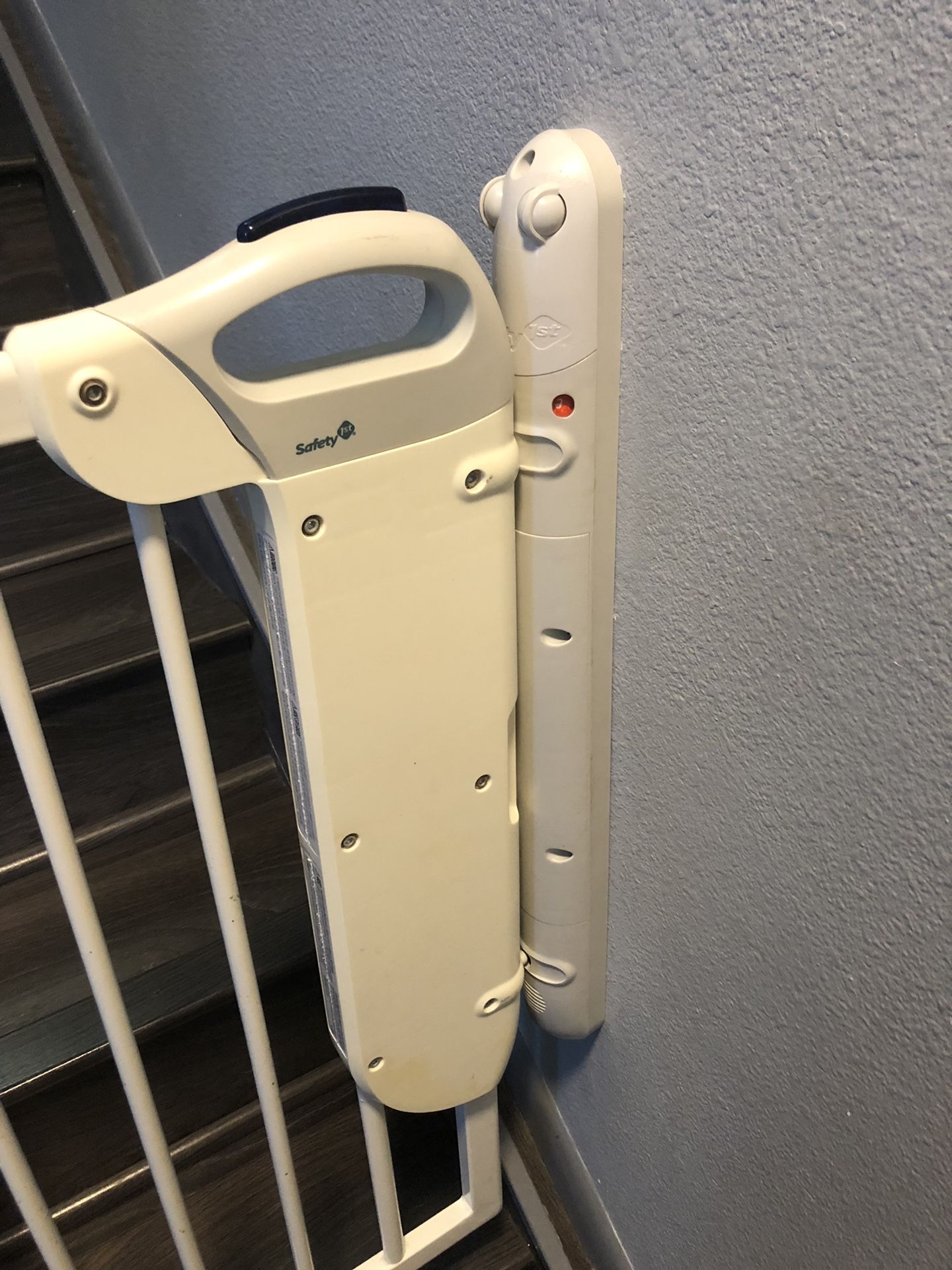 Stairs gate alarm