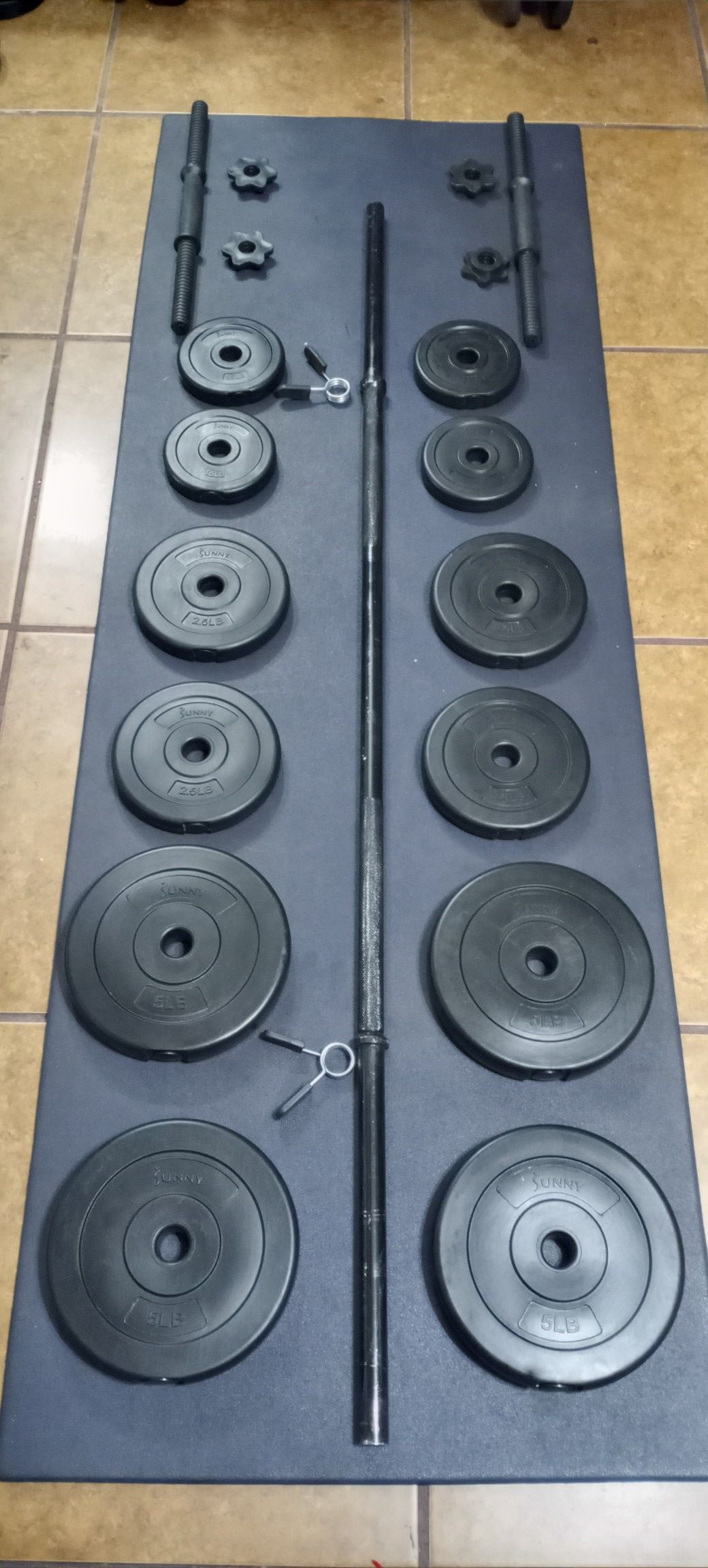 Adjustable dumbbells weights https://offerup.com/redirect/?o=c2V0LjR4NWxicy40eDIuNWxicy40eDEuNWxicy50b3RhbC40MGxicy5wbHVz 5 feet barbell. brand new in