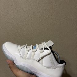Jordan 11 legend blue
