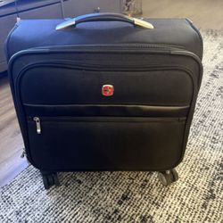 SwissGear 4 Way Wheel Carry On Luggage With Laptop Sleeve