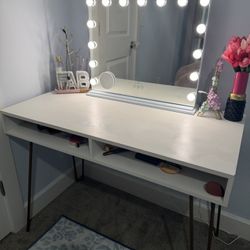 Vanity Table And LED Mirror With Duel Mode 
