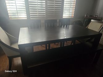 5 Chairs 1 Table 1 Bench Seat