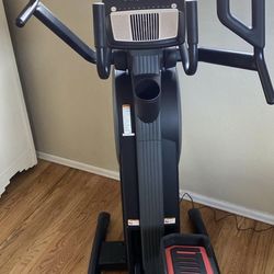 PROFORM Elliptical Digital screen HIIT L6!!