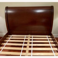 Pottery Barn Queen Valencia Bedroom Set (Bed, 2 Nightstands & Wall Mirror)