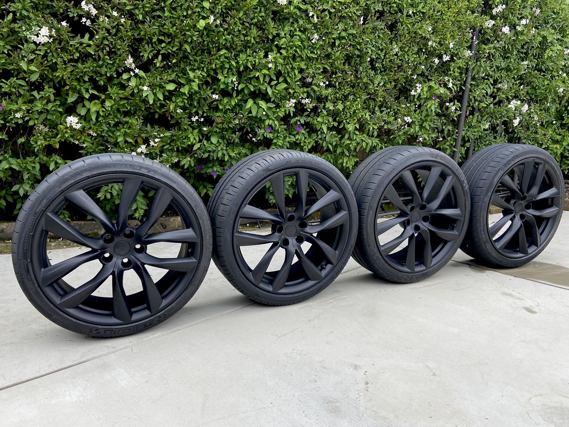 Tesla Model S “OEM” 21’ Inch Matte Black Arachnid Wheels Michelin Tires 5x120 Bolt “NEW” Condition 