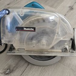 Makita 5057KB 7-1/4" Circular Saw, with Dust Collector