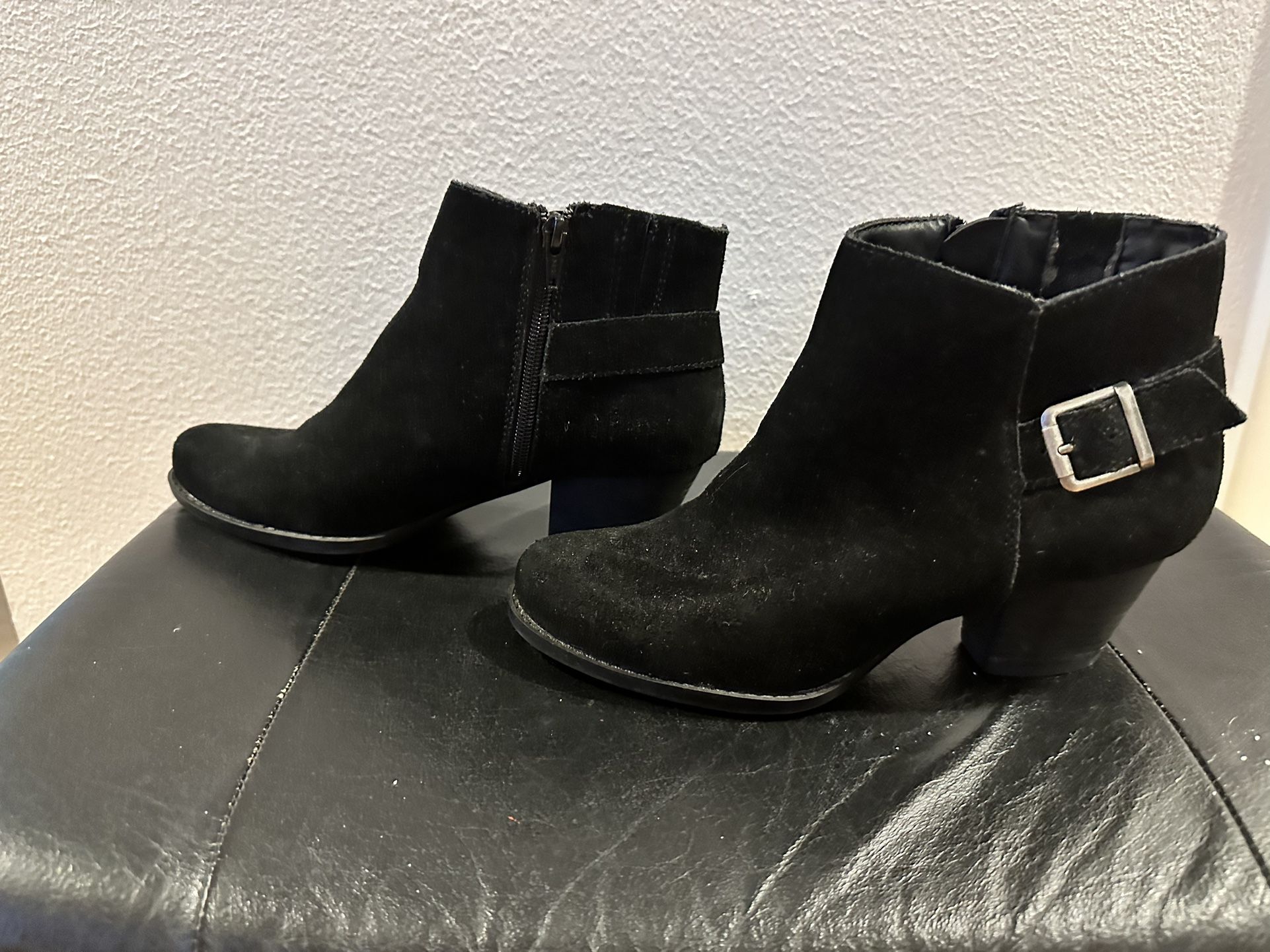 Suede Black Ankle Boots 