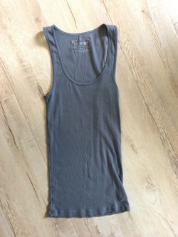 Grey tank top