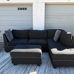 💥Like-New Black Sectional Sofa — 102" x 73" • Cleaned + Sanitized • Free Local Delivery🚚