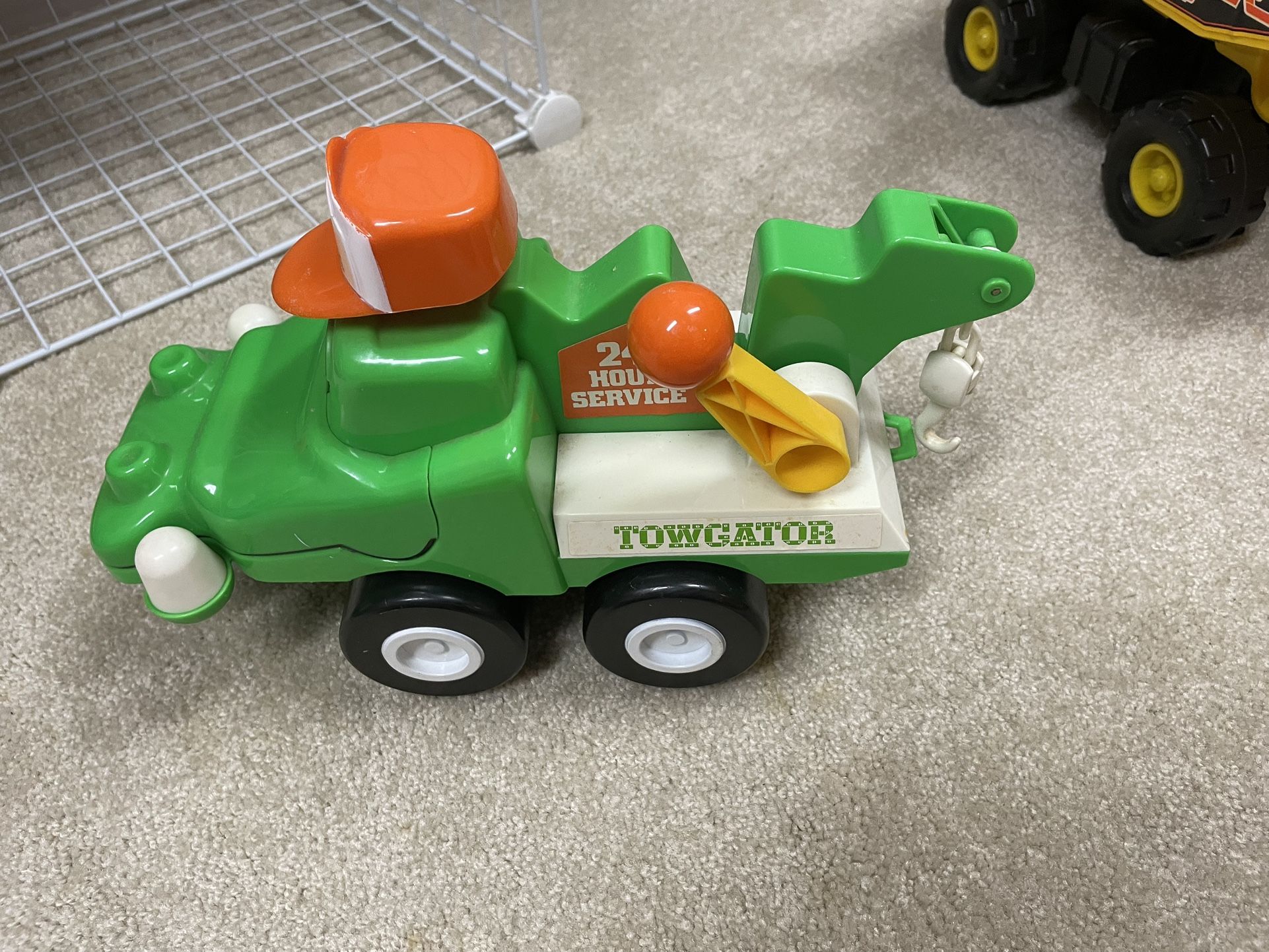 Vintage Tow Gator Toy Truck