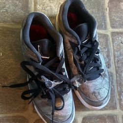 size 6.5 tennis shoes