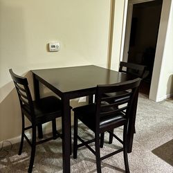 Dinner Table w/ 4 Chairs