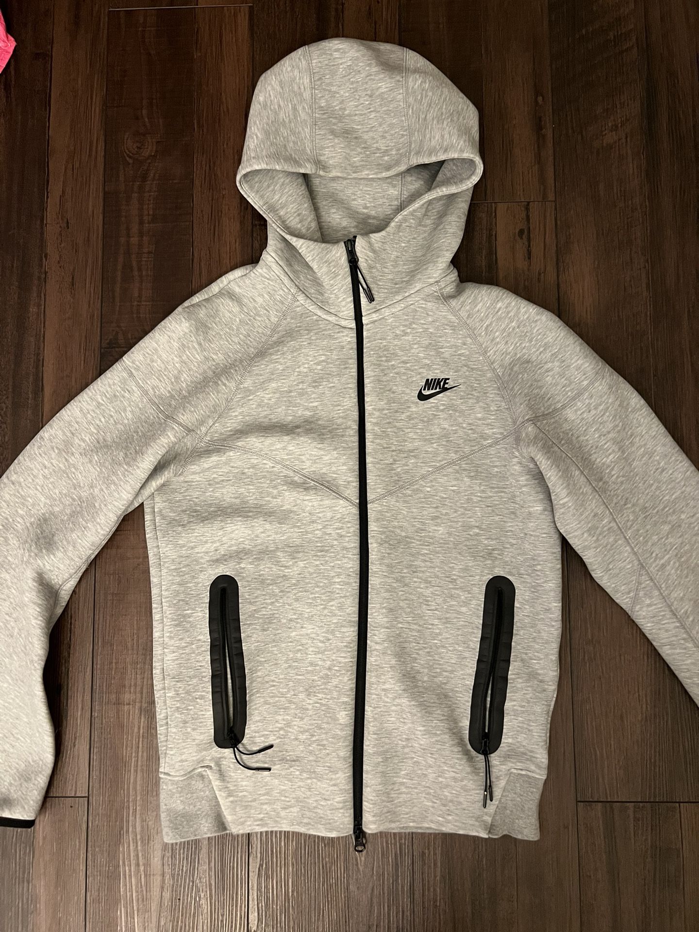 Nike Tech Size Small