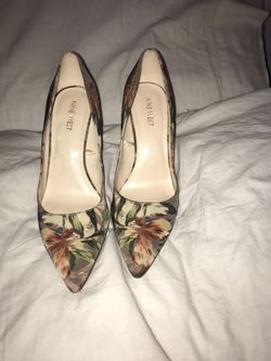 Nine West Floral heels