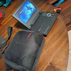 Toshiba Portable DVD Player – Works Great, Built-In Screen
