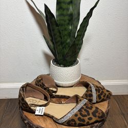 Women’s Flats Size 8.5W