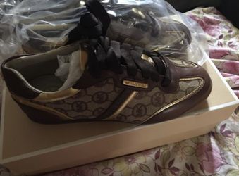 MICHAEL KORS WOMEN’S SHOES SIZE : 7