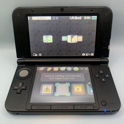 Nintendo 3DS XL Handheld System Console Chrome Blue/Black & Charger