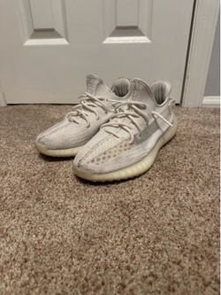 Yeezy boost 350 V2 Bone w/Box Size: 10.5