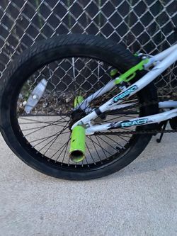 Avico BMX Bike Bicycle great condition brake lines need looseining selling as is