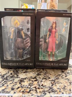 Cloud and Aerith Play Arts Vol. 1 Figures — Final Fantasy VII