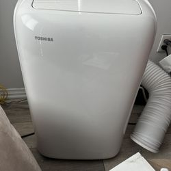 12,000 BTU PORTABLE AIR CONDITIONER